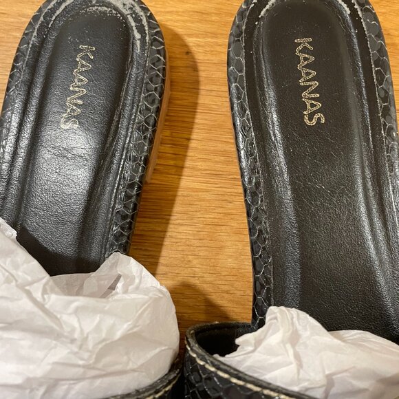 Size 9 Kaanas Santorini Snake. Hand made. Excellent Condition - Picture 4 of 4